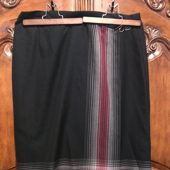 Sag Harbor Wrap Skirt with Buckle Detail - Size 20W - Excellent Condition - Picture 7 of 9